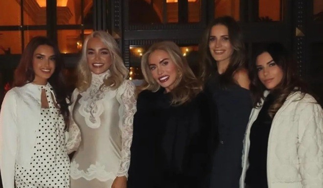 Các nàng WAGs của bóng đá Anh.