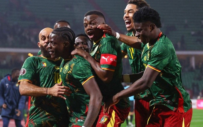 Cameroon thắng dễ trước Trung Quốc.