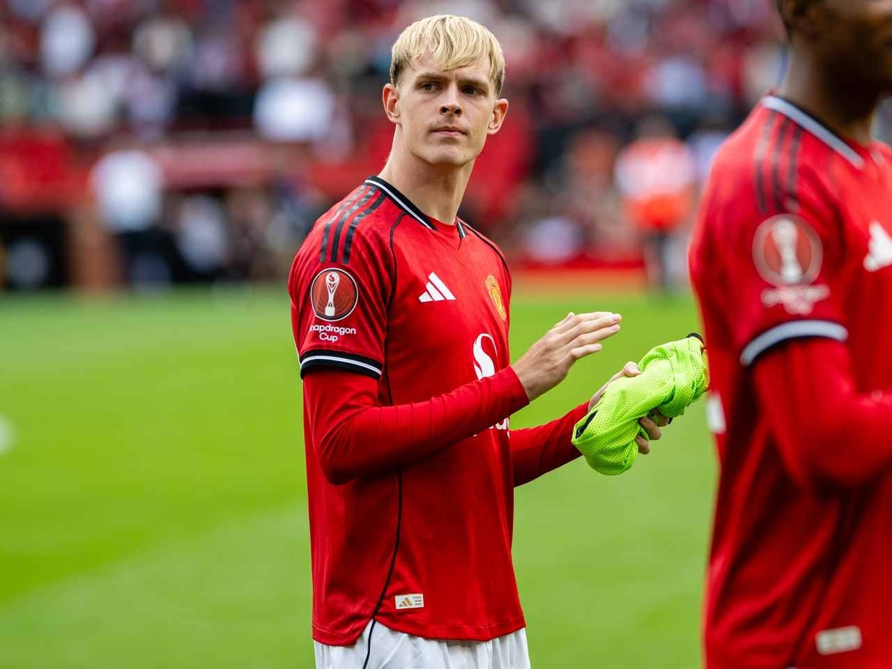 Toby Collyer lận đận vì chấn thương.