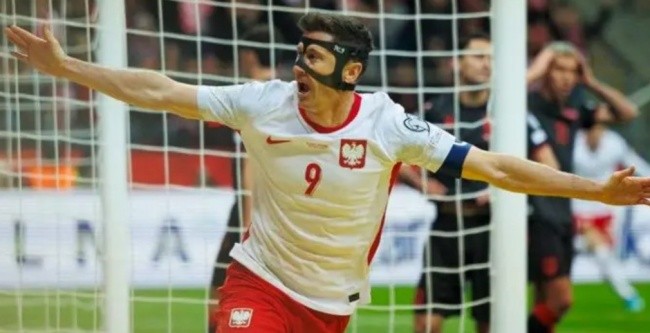 Lewandowski là đầu tàu của Ba Lan.