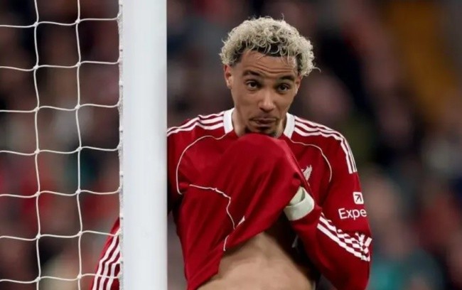 Liverpool phung phí nhiều cơ hội ngon ăn.