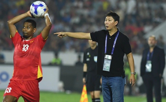 HLV Kim Sang-sik hài lòng khi thắng Malaysia