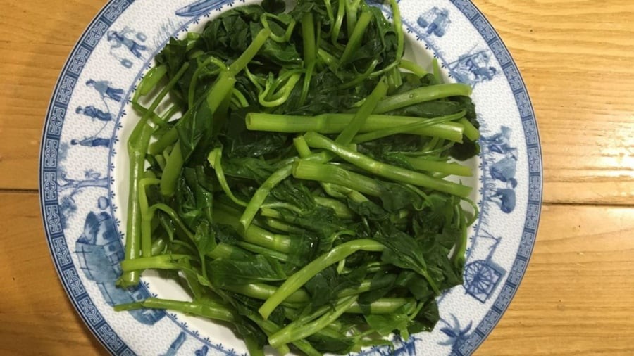 Một trong những công dụng nổi bật nhất của rau muống là khả năng thanh nhiệt và giải độc cơ thể