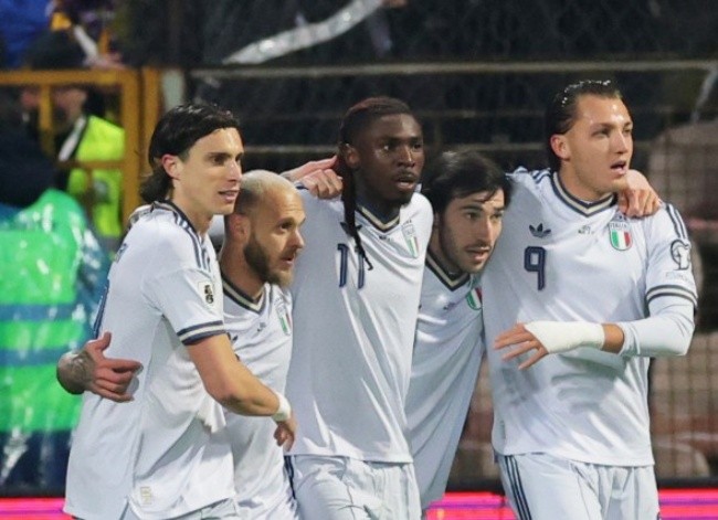 Moise Kean mở tỷ số trận đấu.