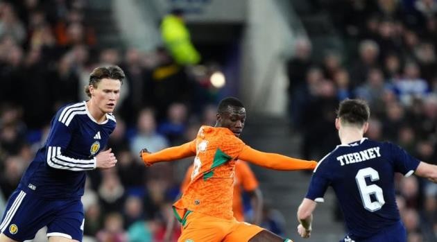 Pepe giúp Bờ Biển Ngà đánh bại Scotland.