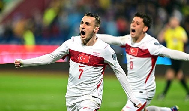 Kerem Akturkoglu giúp Thổ Nhĩ Kỳ đánh bại Kosovo.