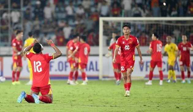 Màn ăn mừng cảm xúc của Xuân Son.