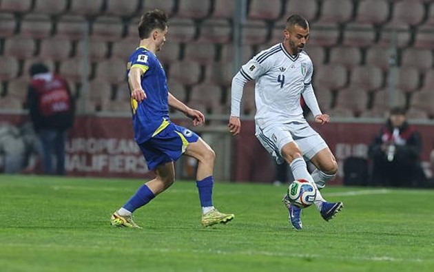 Leonardo Spinazzola cùng tuyển Ý tiếp tục ngồi nhà xem World Cup.