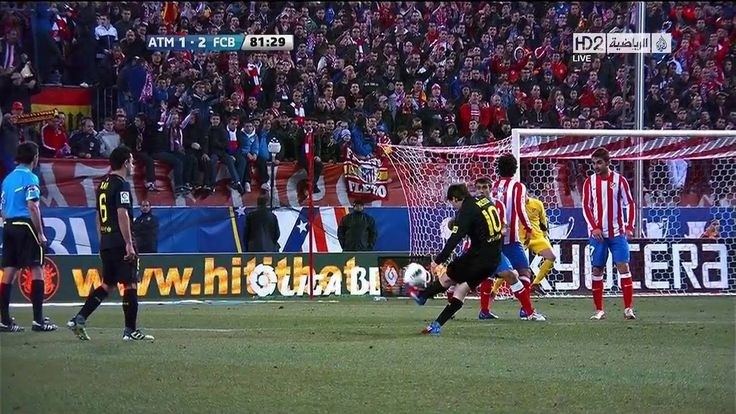 Messi ghi bàn từ tình huống đá phạt nhanh ở trận thắng Atletico.
