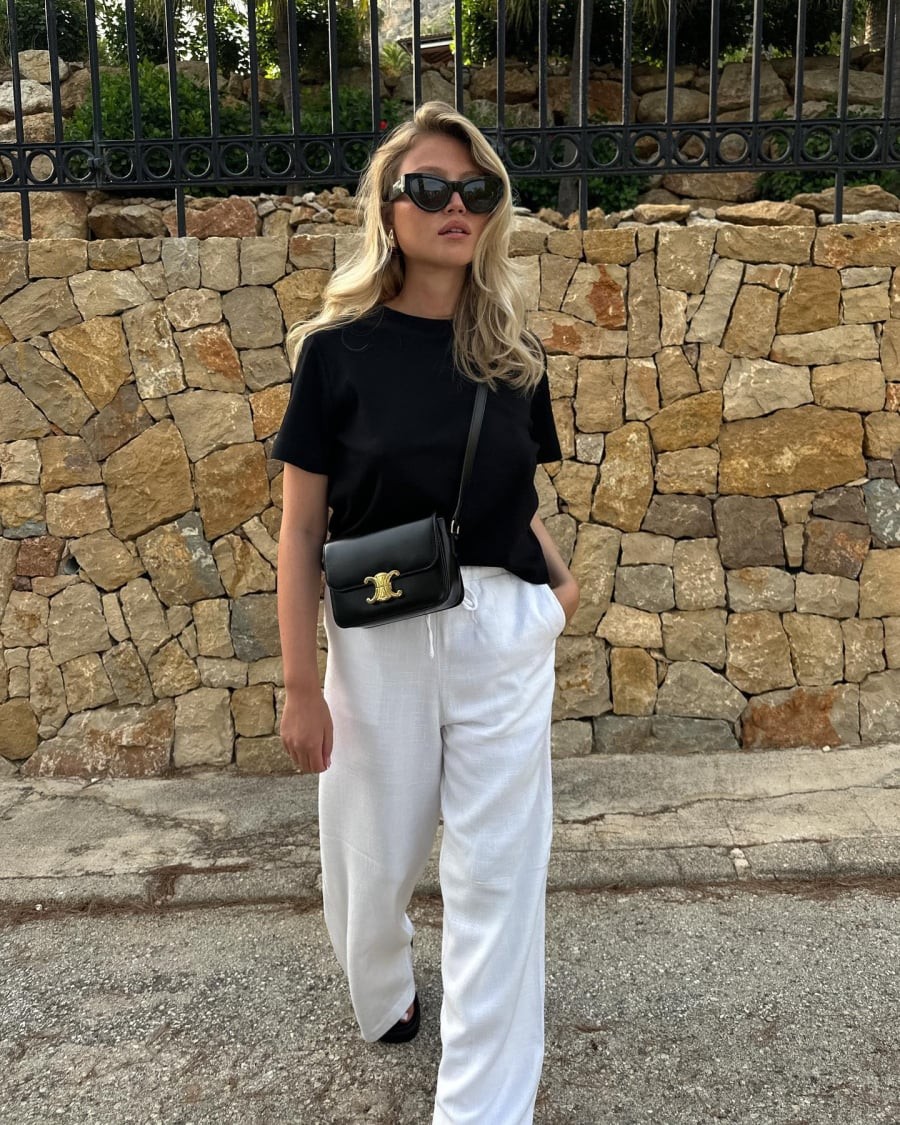 Sự kết hợp này mang lại cảm giác sáng sủa, nhẹ nhàng và có phần sang trọng, rất phù hợp với những ngày hè.