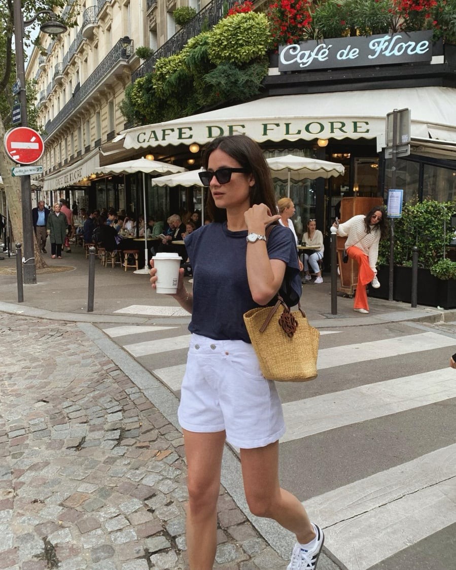 Họ ưu tiên quần short cạp cao, dáng đứng thay vì những kiểu bó sát hoặc quá ngắn, nhằm đảm bảo sự thanh lịch cần thiết.