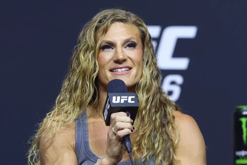 Kayla Harrison tại buổi họp báo UFC 316