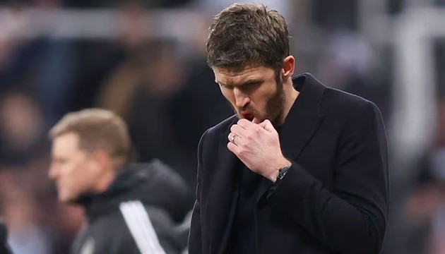 Carrick vẫn đang tìm cách tối ưu đội hình MU.