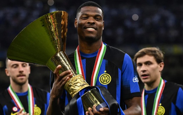 Dumfries là mẫu cầu thủ mà MU rất cần ở thời điểm này.