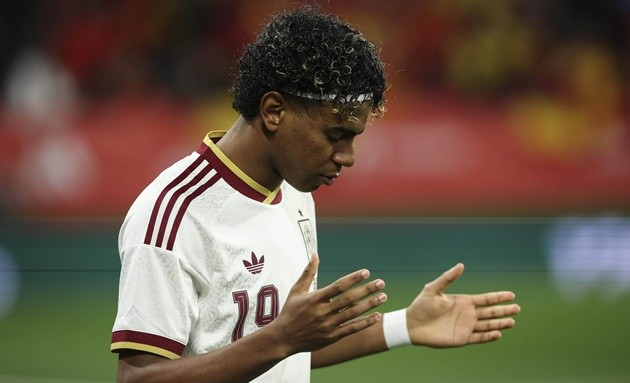 Yamal bức xúc vì bị phân biệt chủng tộc