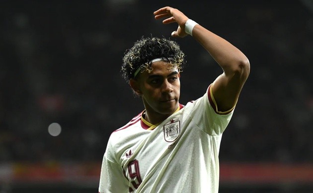 Yamal dũng cảm chỉ trích những kẻ miệt thị