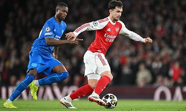 Christian Kofane từng gây ra nhiều khó khăn cho Arsenal.