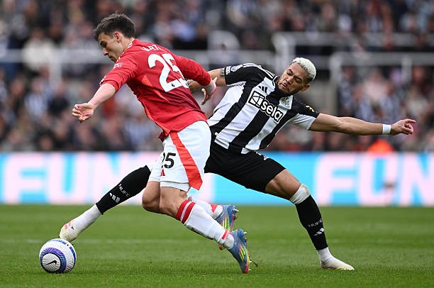 Man Utd có thể biến Ugarte thành 