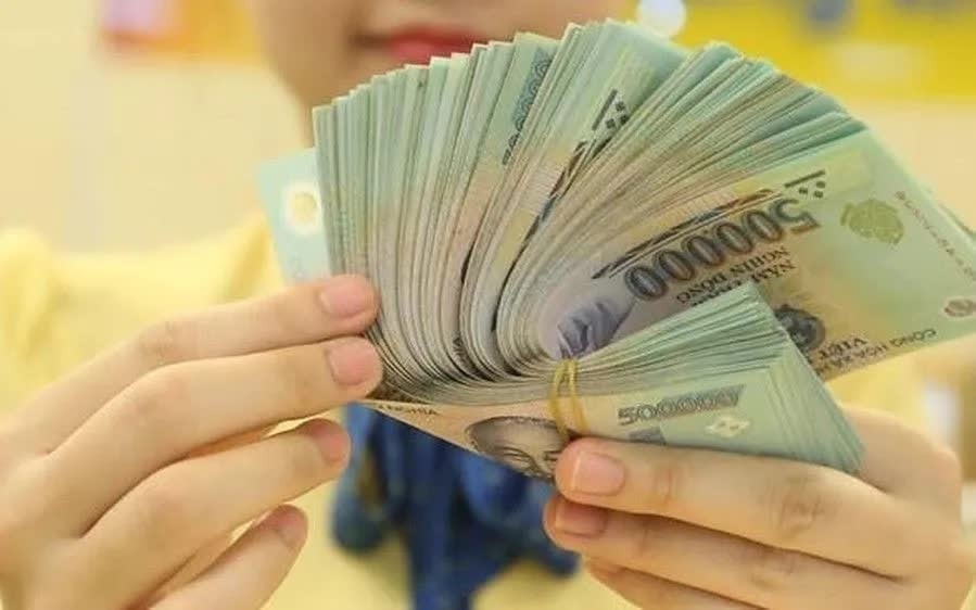 Theo nội dung dự thảo, Bộ Nội vụ đề xuất nâng mức lương cơ sở lên 2.530.000 đồng/tháng kể từ ngày 1/7/2026, áp dụng cho 9 nhóm đối tượng.