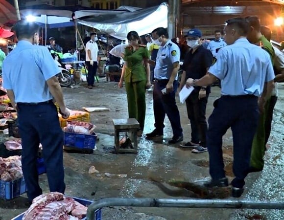 Nhiều phụ huynh lo ngại virus dịch tả lợn châu Phi có khả năng lây sang con người.