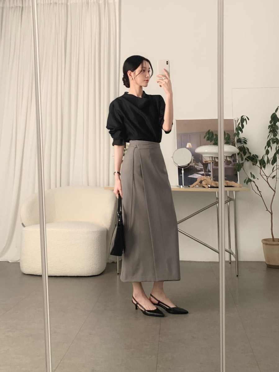  Đây là kiểu giày phù hợp với nhiều dáng trang phục như váy midi, chân váy xòe hay quần ống rộng.