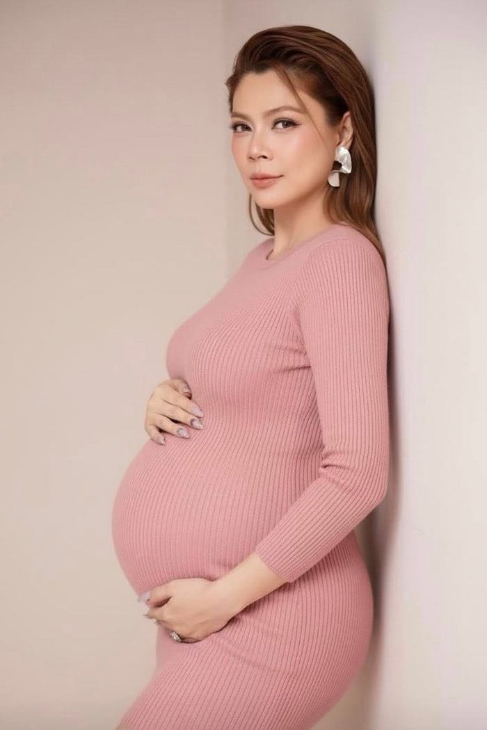 Ca sĩ Thanh Thảo mang bầu lần 2?