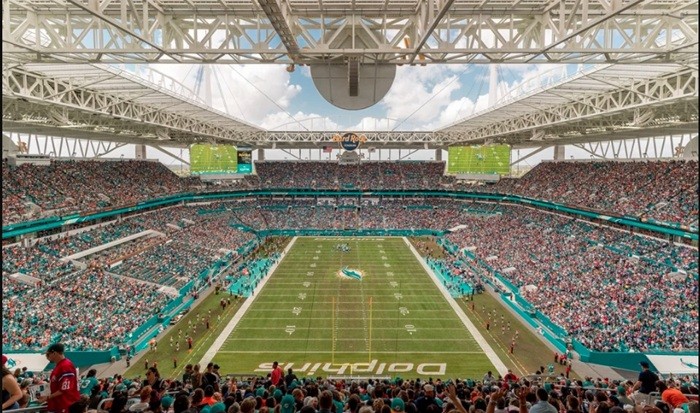 Sân Hard Rock có sức chứa lớn.