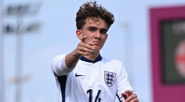 Max Dowman cho thấy sự khác biệt ở đội U19 Anh.