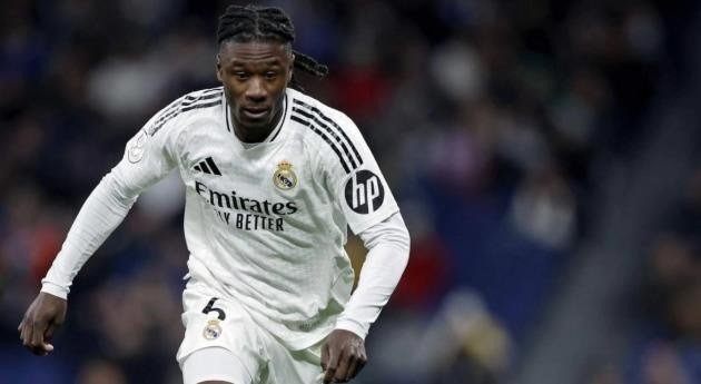 Camavinga được PSG và MU tranh mua.