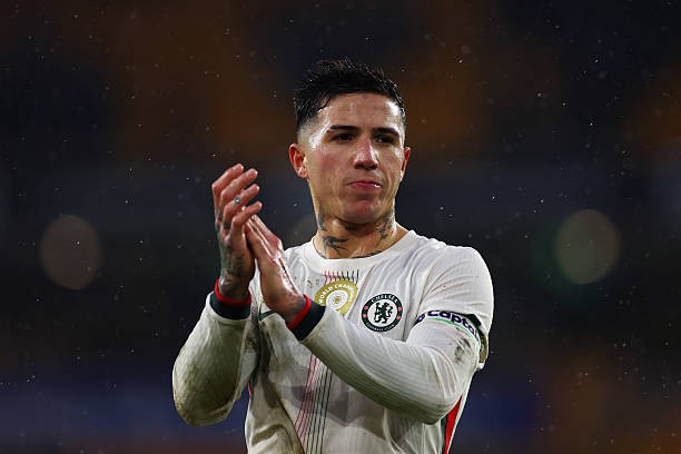 Enzo Fernandez đã bị Chelsea cấm thi đấu hai trận.