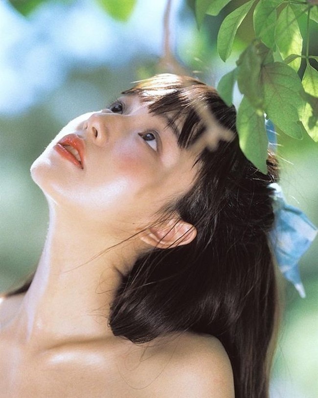 Để rút gọn các bước trang điểm trong mùa hè, kem chống nắng có hiệu ứng nâng tông là lựa chọn được nhiều người ưa chuộng. 