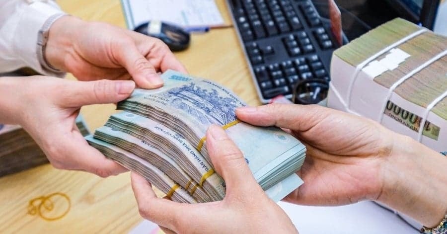 Tiền lương của giáo viên tại cơ sở giáo dục ngoài công lập được thực hiện theo quy định của pháp luật về lao động.

