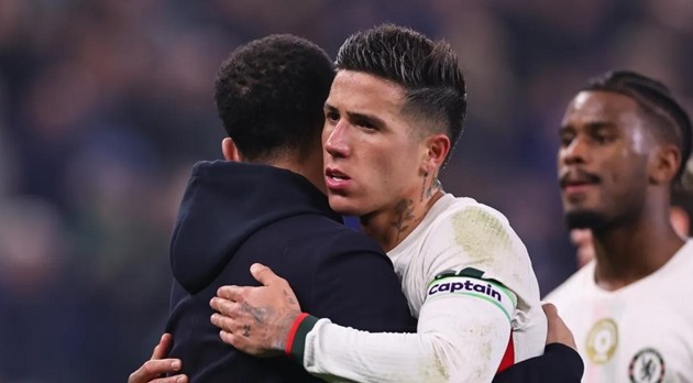 Enzo Fernandez dính án phạt nội bộ của Chelsea.