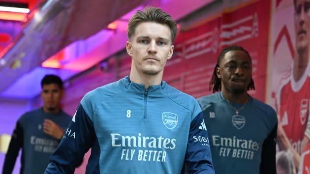 Arsenal có khá nhiều tiền vệ công 