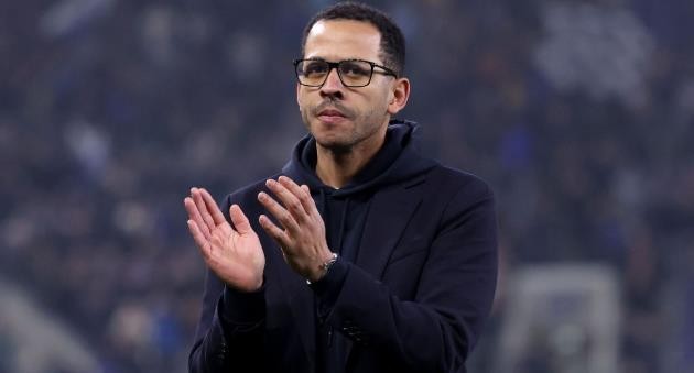 Liam Rosenior đối mặt với nhiều vấn đề ở Chelsea.