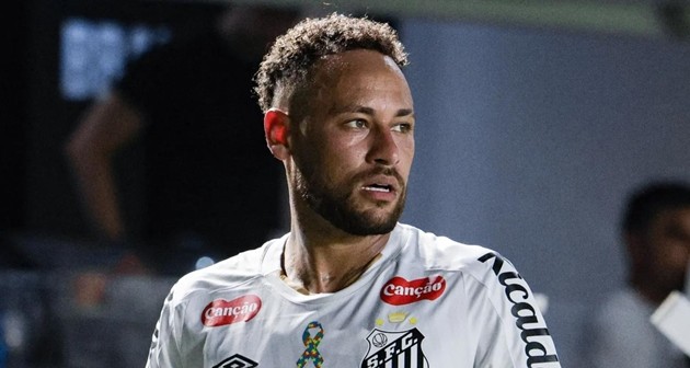 Neymar đối mặt với án treo giò 12 trận vì xúc phạm trọng tài.