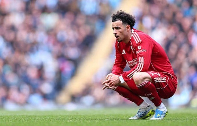 Curtis Jones - 6.6: Hoạt động năng nổ nhưng thiếu hiệu quả. Sai lầm trong việc phá bóng của Jones đã gián tiếp dẫn đến bàn thua, khiến hàng tiền vệ mất đi thế trận.