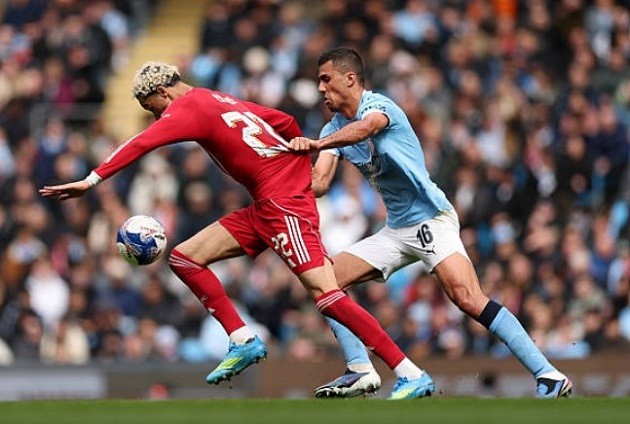 Hugo Ekitiké - 7.2: Cầu thủ chơi sáng nhất bên phía Liverpool với những pha di chuyển thông minh. Anh là người mang về quả phạt đền nhưng các đồng đội đã lãng phí.