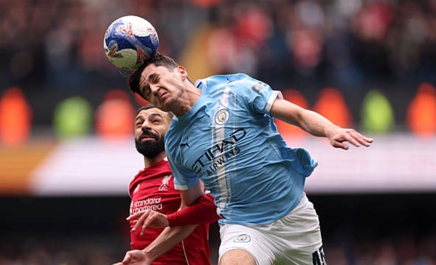 Trung vệ: Abdukodir Khusanov (8/10) Trung vệ trẻ này tiếp tục chứng minh tại sao anh trở thành thần tượng mới tại Etihad. Khusanov sở hữu tốc độ đáng kinh ngạc trong các pha bọc lót và đã hoàn toàn khóa chặt Mohamed Salah bằng lối đá áp sát vô cùng khó chịu.