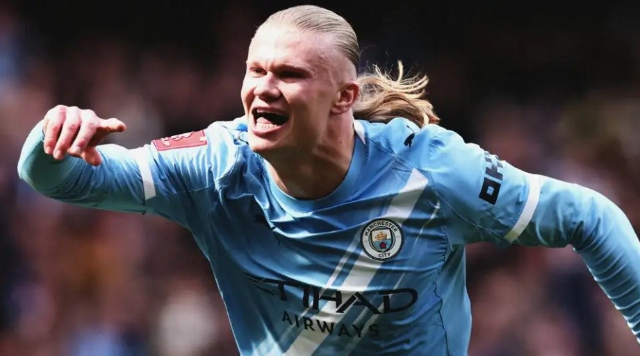 Ngôi sao sáng nhất trận đấu với cú hat-trick đẳng cấp. Từ quả penalty quyết đoán đến những pha chọn vị trí thông minh, Haaland đơn giản là không thể ngăn cản, khẳng định vị thế tiền đạo hàng đầu thế giới hiện nay.