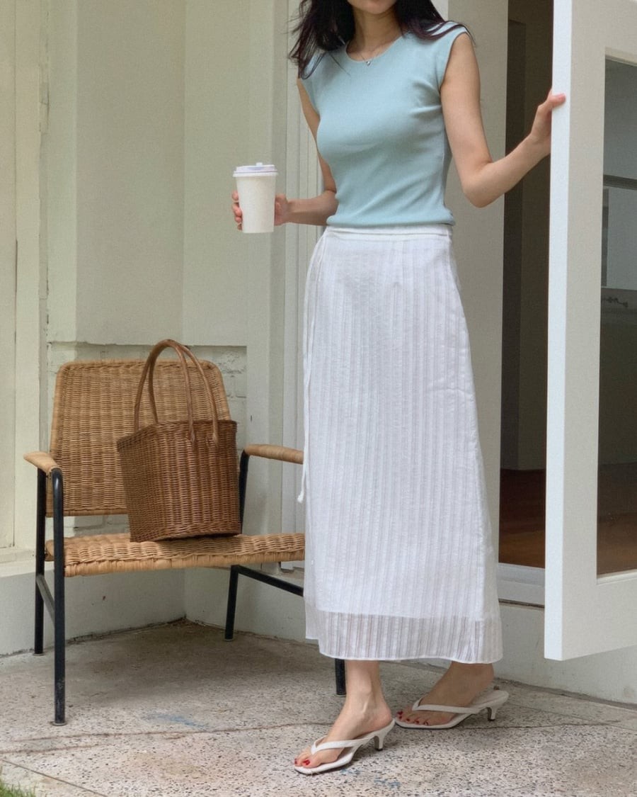 . Đây là lựa chọn phù hợp cho những ngày tham quan thành phố, ghé thăm các địa điểm văn hóa hoặc đơn giản là dạo phố thư giãn. 