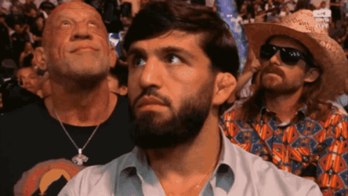 Arman Tsarukyan đội mũ cao bồi.