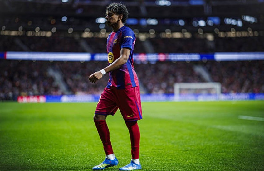 Yamal không hài lòng khi bị thay rra.