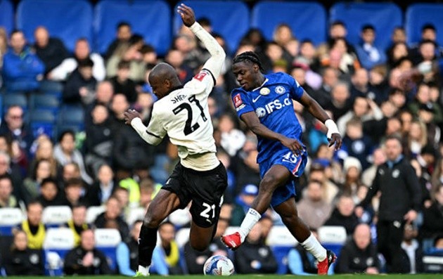 Romeo Lavia (6 điểm): Chơi ở mức tròn vai và tích lũy thêm những phút thi đấu quan trọng để lấy lại cảm giác bóng tốt nhất.