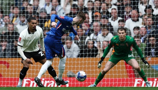 Cole Palmer (7 điểm): Trong lần đầu đeo băng thủ quân, Palmer chơi đầy nỗ lực và sáng tạo. Tuy nhiên, anh có chút kém duyên khi cú dứt điểm của mình bị tính là bàn phản lưới nhà cho Gabriel bên phía Port Vale thay vì một bàn thắng cá nhân.