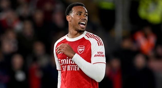 Arsenal lo lắng về tình hình của Gabriel
