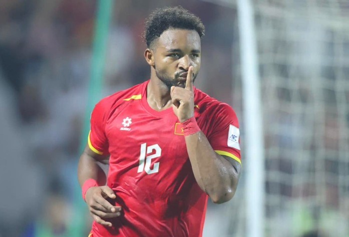 Nguyễn Xuân Son vừa ghi bàn trong trận đấu giữa tuyển Việt Nam và Malaysia. Ảnh: CLB Nam Định.