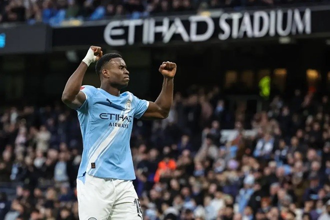  Guehi đã góp công giúp Man City đánh bại Liverpool.