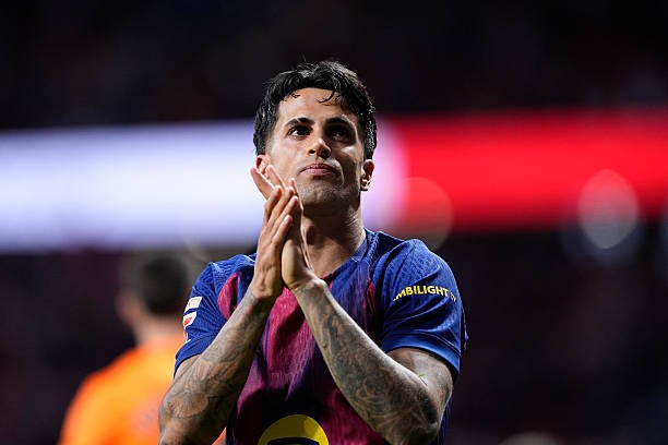 Joao Cancelo – 7.1 điểm: Tiếp tục khẳng định giá trị của bản hợp đồng mà Barca ký kết trong tháng Một. Hầu như không mắc sai lầm nào và có một pha kiến tạo siêu đẳng để Robert Lewandowski ghi bàn ấn định chiến thắng.