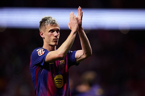 Dani Olmo – 7.5 điểm: Khá mờ nhạt cho đến khi phối hợp đập nhả tinh tế với Rashford mang về bàn gỡ hòa cho Barcelona. Thi đấu thanh thoát hơn hẳn khi được lùi về đá ở vị trí số 10 sở trường.
